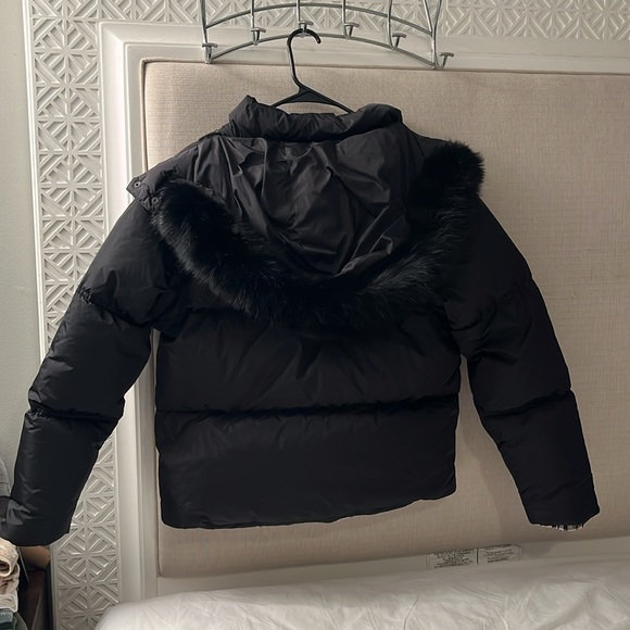 Burberry puffer jacket/vest - Picture 2 of 5